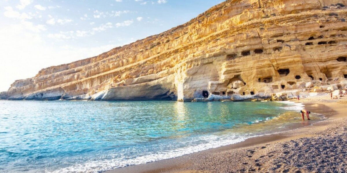 VISIT THE BEST BEACHES OF HERACLEI COUNTY